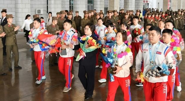 北 역도 선수들, 아시아선수권대회에서 세계신기록 8건 달성