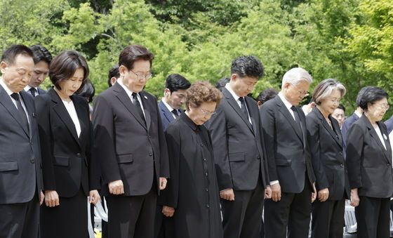 李대통령, 고 노무현 전 대통령 추도식 참석