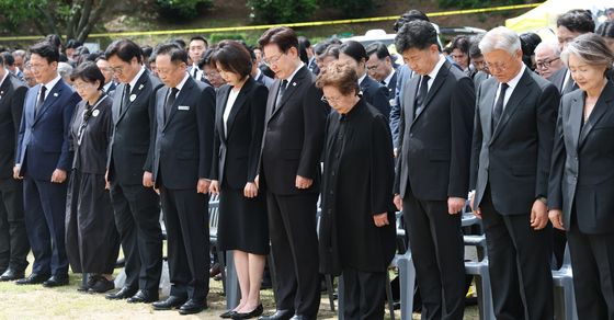 묵념하는 이재명 대통령