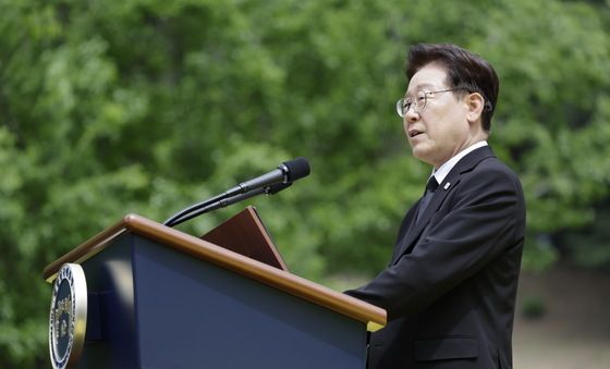 추도사 하는 이재명 대통령