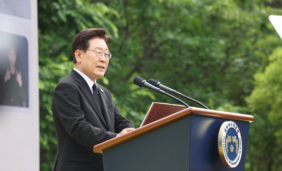 고 노무현 전 대통령 추도식 참석한 이재명 대통령
