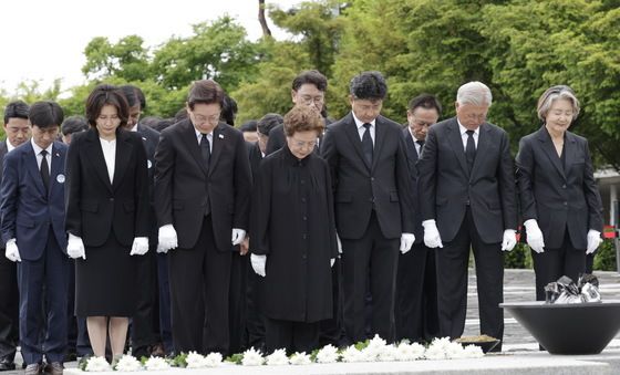 故 노무현 전 대통령 묘소 참배