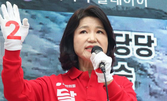 달성군 대실역에서 시민과 만나는 이진숙