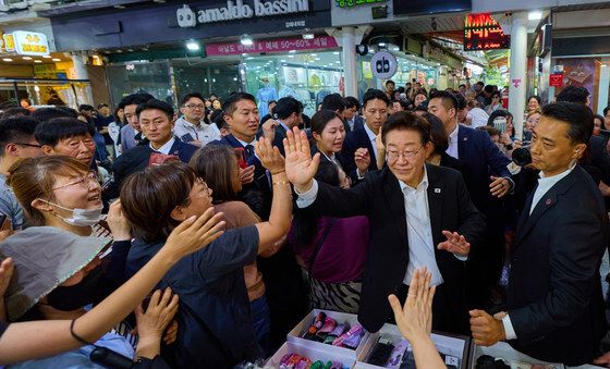 외동전통시장 찾은 이재명 대통령