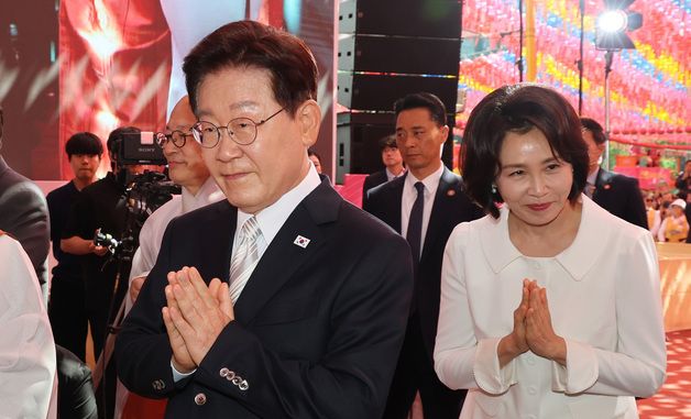 봉축법요식 참석하는 이재명 대통령