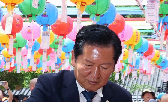 정청래 대표, 부처님오신날 관불의식