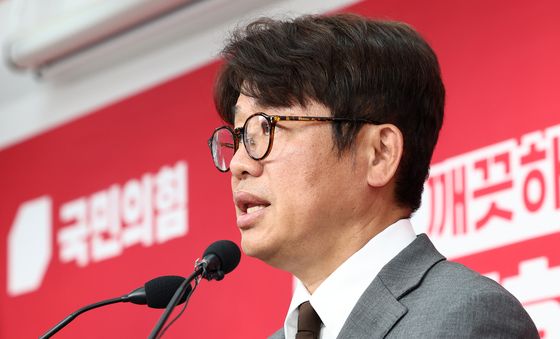 유의동 국민의힘 후보, '김용남 민주당 후보 사퇴 촉구'