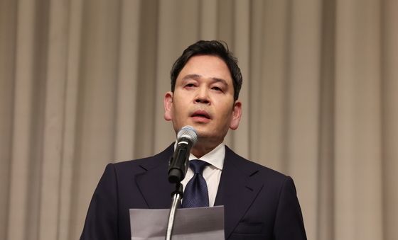 대국민 사과문 발표하는 정용진 회장