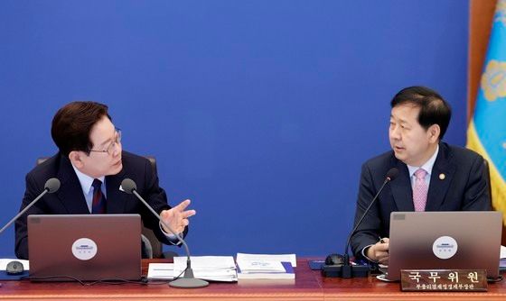 중동전쟁 관련 대응현황 질문하는 이재명 대통령