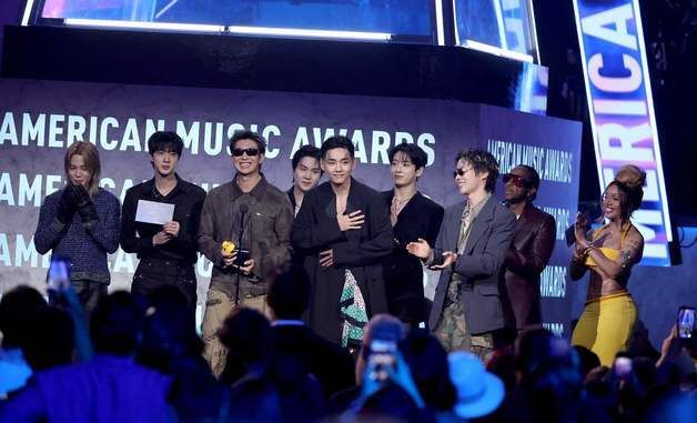BTS '스윔', AMA '송 오브 더 서머' 수상