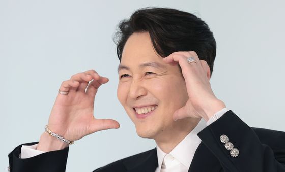 이정재, 익살스러운 볼 하트