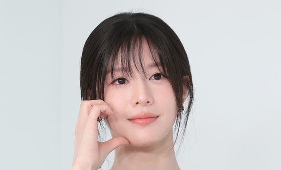 고윤정, AI 볼 하트