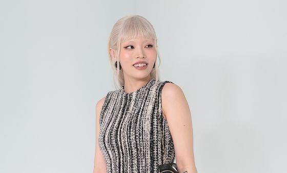 찬미나, 매혹적인 미소