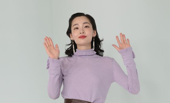 김민하, 부드러운 손 인사