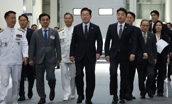 미래국방전략위원회 참석하는 이재명 대통령