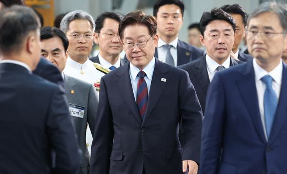 제1회 미래국방전략위원회 참석하는 이재명 대통령