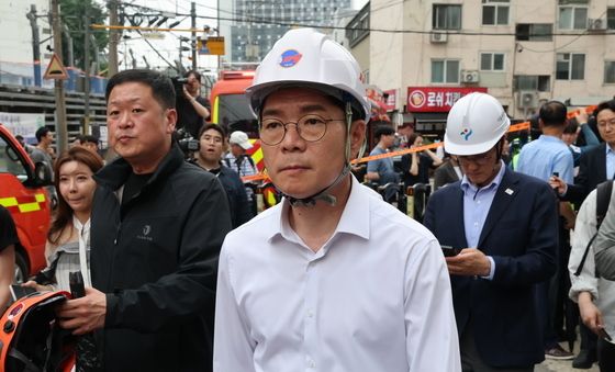 서소문 고가 붕괴 사고 현장 찾은 정원오 후보