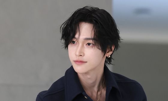 샤넬 포토 행사 참석한 라이즈 원빈