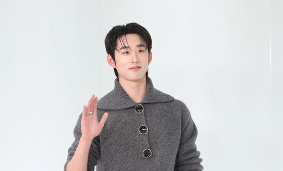 태국 배우 est, 샤넬 포토 행사 참석위해 내한