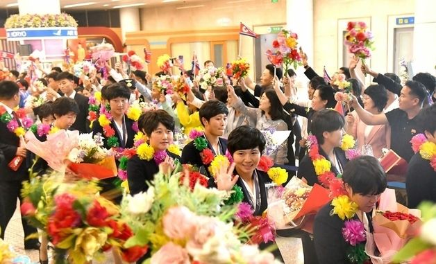 수원서 AWCL 우승한 北 내고향여자축구단, 평양서 대대적 환영