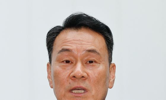 김명수 전 합참의장, 12·3 내란 혐의 특검 출석
