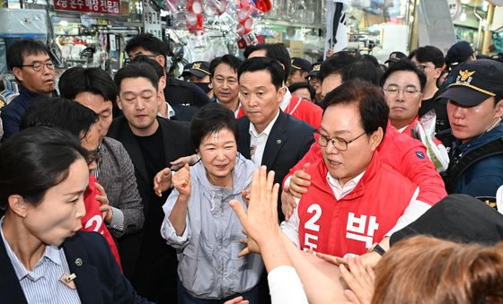 경남 진주 지원 나선 박근혜 전 대통령