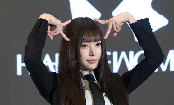 지현, 하트오브우먼 사랑스러운 데뷔