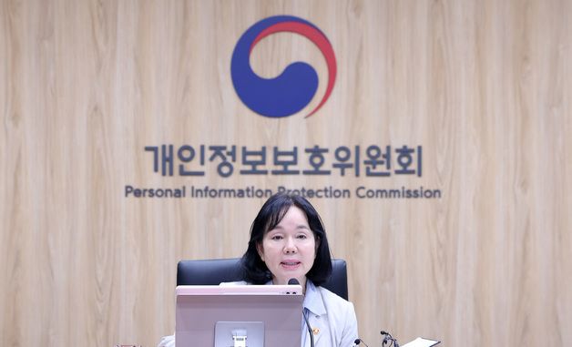 모두발언하는 송경희 위원장