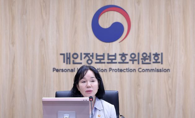 모두발언하는 송경희 위원장