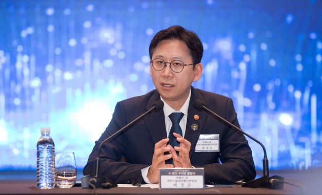 발언하는 배경훈 부총리