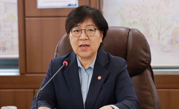발언하는 정은경 장관