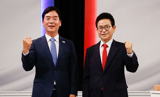 토론회 앞둔 오중기·이철우 경북도지사 후보
