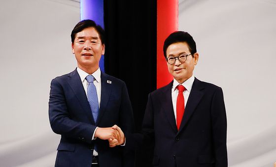 토론회 앞둔 오중기·이철우 경북도지사 후보