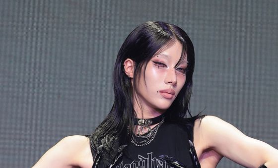 엑스러브 루이, 압도적인 분위기