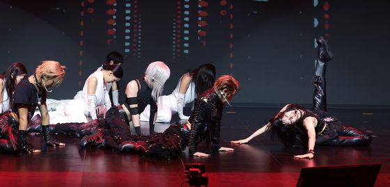멋진 무대 선보이는 엑스러브