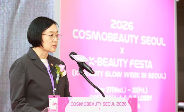 인사말하는 한성숙 장관