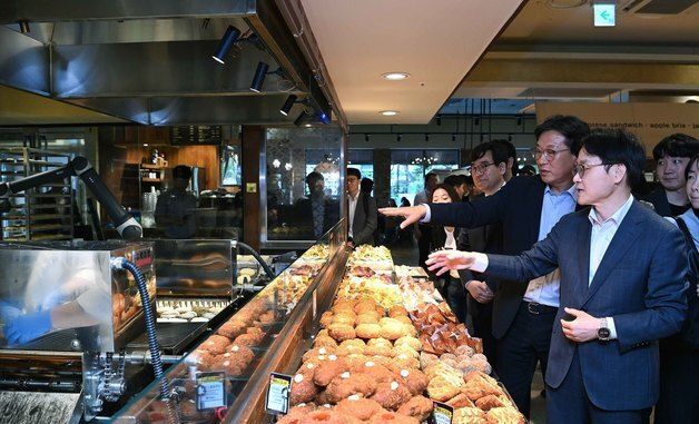 성심당 롯데백화점 대전점 방문한 김정관 장관