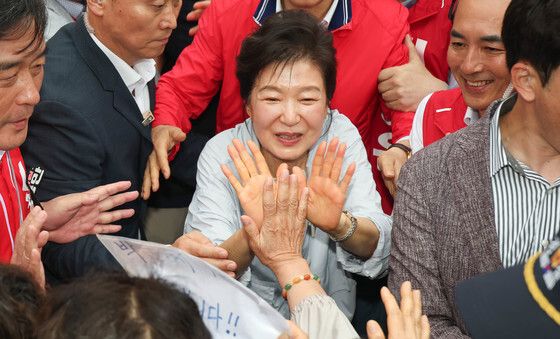 기장시장 방문한 박근혜 전 대통령