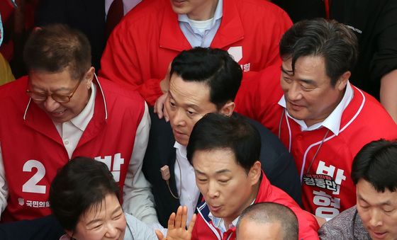 부산 민심 잡는 박 전 대통령