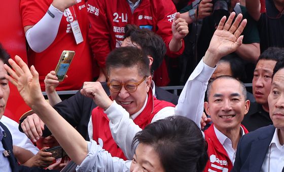 부산 찾은 박근혜 전 대통령