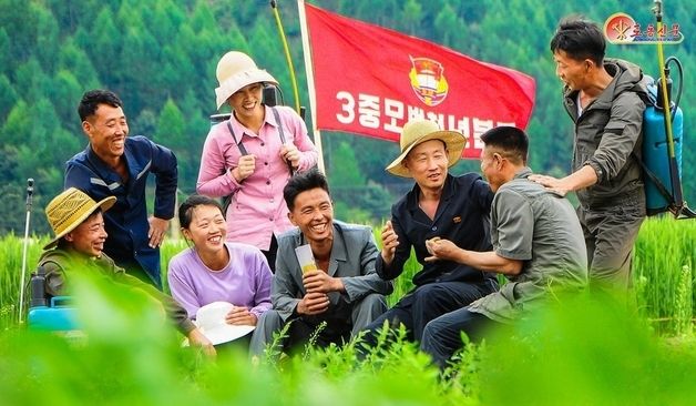 北, 강계시 은정남새농장 '청년 땀방울' 부각