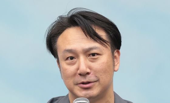 인사말 하는 '피터 그라임스' 김재석