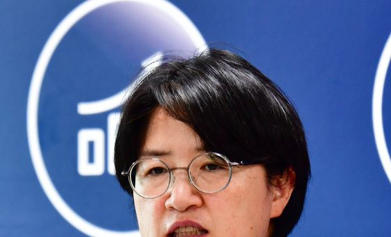 박희정 민주당 포항시장 후보, '토론회 불참 이유 밝혀라'