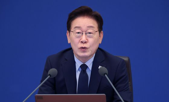 수석보좌관회의 발언하는 이재명 대통령