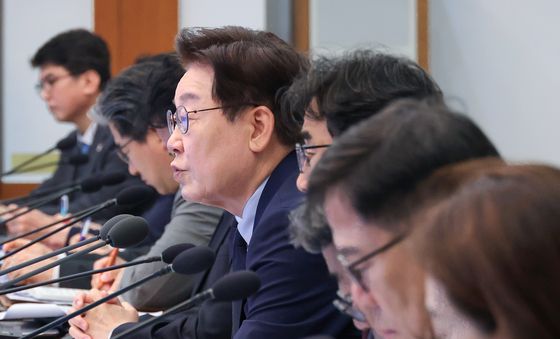 수석보좌관회의 발언하는 이재명 대통령