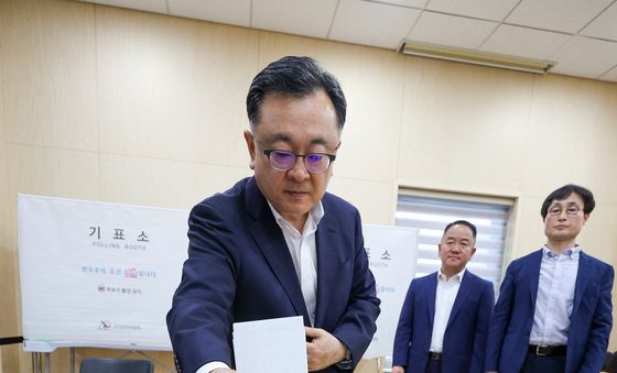 서울시장 권한대행, 사전투표 시연