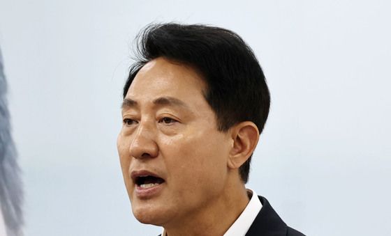 기자간담회 하는 오세훈 후보