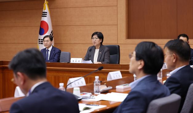 모두발언하는 정은경 장관