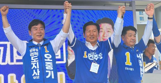 지지 호소하는 정청래 민주당 대표