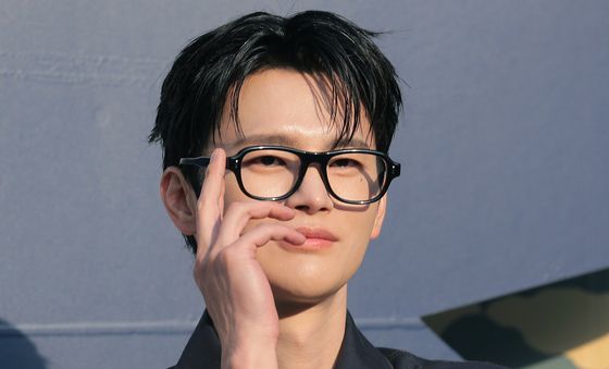 서인국, 근사한 눈빛